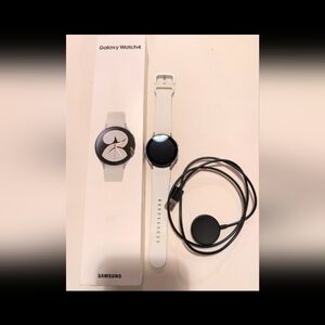 Samsung Galaxy Watch 4 40mm Face, 20mm Band, Bluetooth Smartwatch